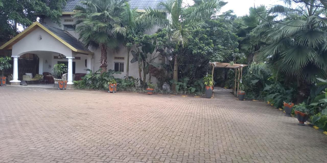 Random Park Hotel Kigali Exteriör bild