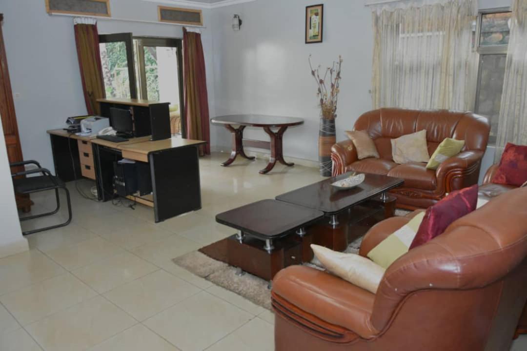 Random Park Hotel Kigali Exteriör bild